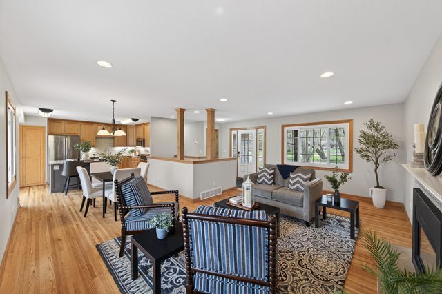 16030 9th Avenue N, Plymouth, MN 55447