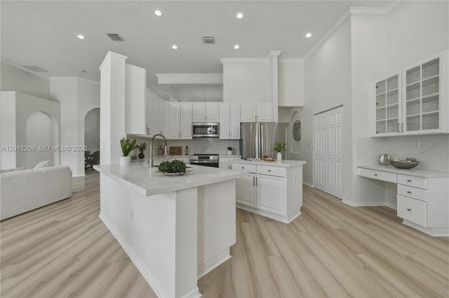 1836 NW 139th Ave, Pembroke Pines, FL 33028