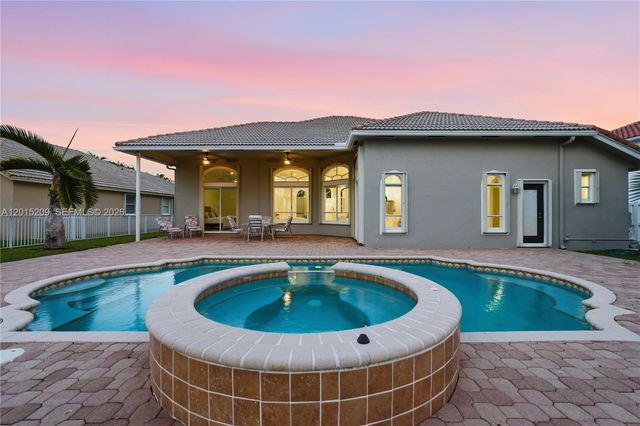 1836 NW 139th Ave, Pembroke Pines, FL 33028