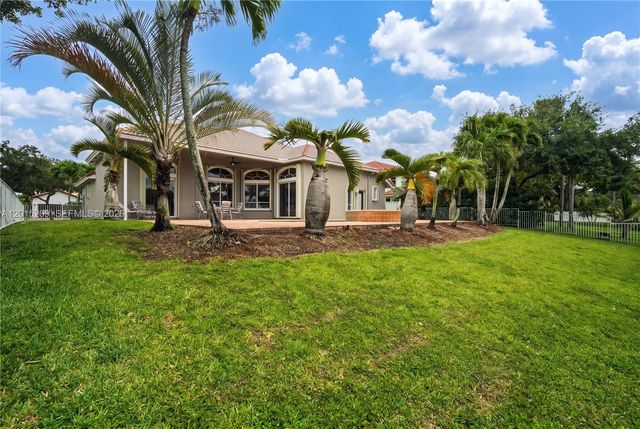 1836 NW 139th Ave, Pembroke Pines, FL 33028