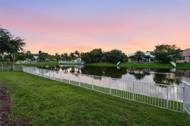 1836 NW 139th Ave, Pembroke Pines, FL 33028