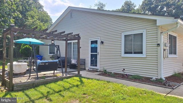 16 DEBBIE DR #5101, Brick, NJ 08724