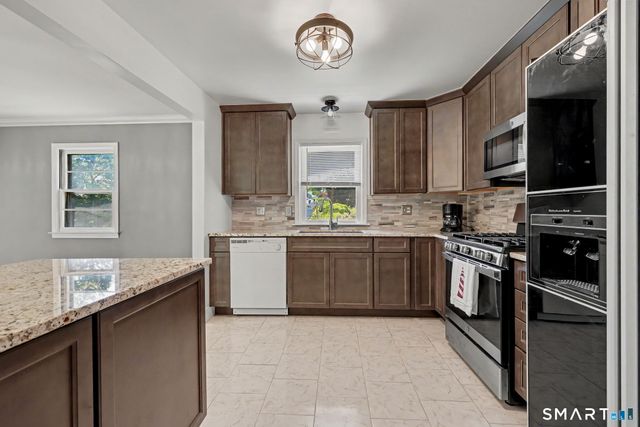 22 Nedley Lane, Greenwich, CT 06831