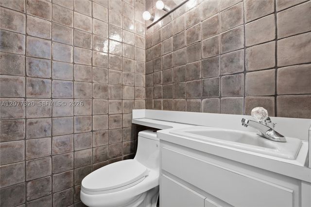 665 N Greenway Dr, Coral Gables, FL 33134