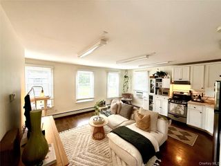 9 Oyster Bay Road, Locust Valley, NY 11560