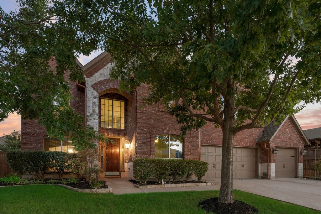 1114 Eastwick Drive, Roanoke, TX 76262 — photo 2