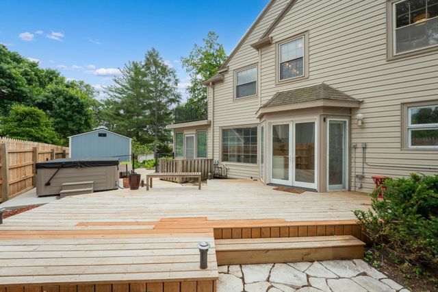 1118 Plummer Circle SW, Rochester, MN 55902