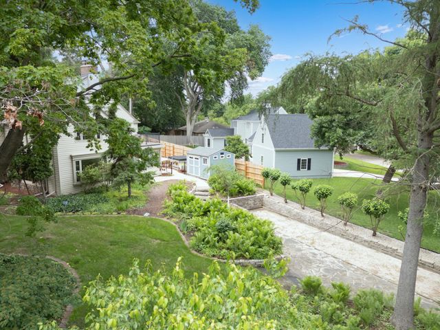 1118 Plummer Circle SW, Rochester, MN 55902