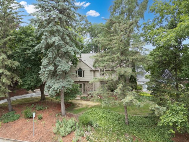 1118 Plummer Circle SW, Rochester, MN 55902