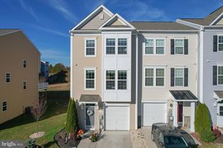35 LANDIS CT, Falling Waters, WV 25419