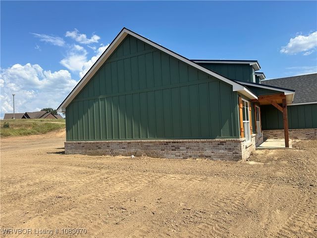 211 Blackstone Drive, Wister, OK 74966