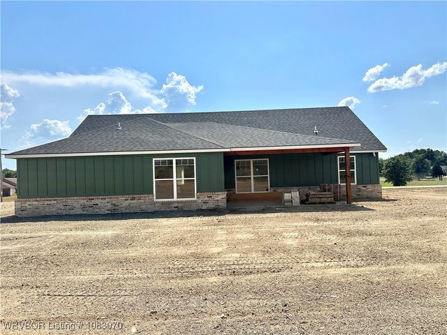 211 Blackstone Drive, Wister, OK 74966