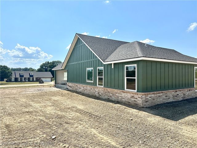 211 Blackstone Drive, Wister, OK 74966