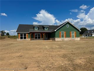 211 Blackstone Drive, Wister, OK 74966