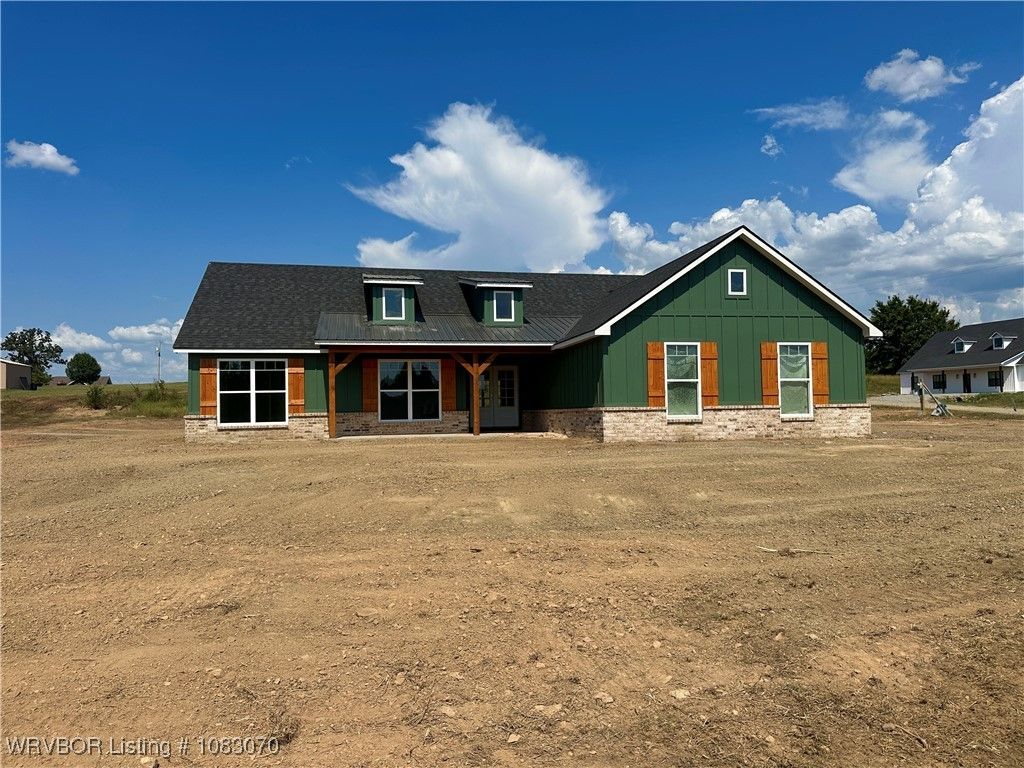 211 Blackstone Drive, Wister, OK 74966