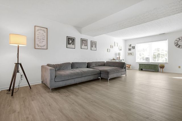 598 Jameson Street, Ashville, OH 43103