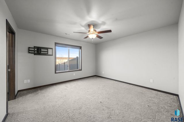 516 S Mary Gene Ave Avenue, Sioux Falls, SD 57106