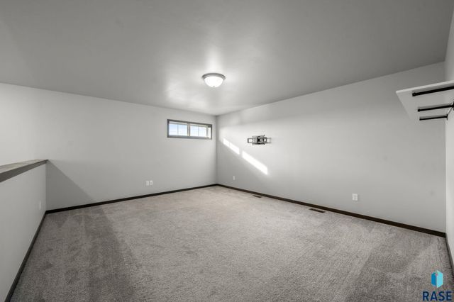 516 S Mary Gene Ave Avenue, Sioux Falls, SD 57106