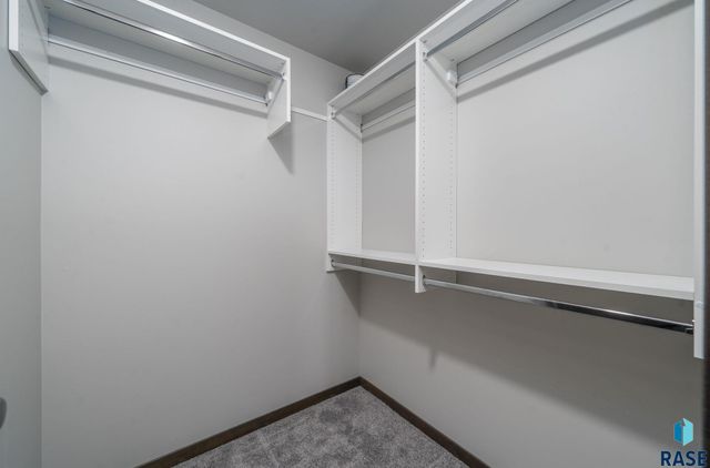 516 S Mary Gene Ave Avenue, Sioux Falls, SD 57106