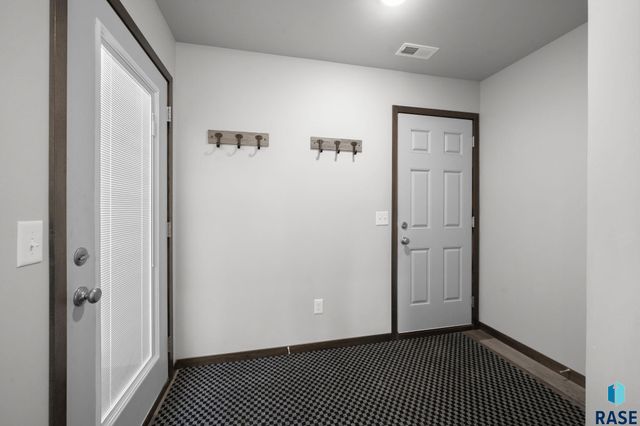 516 S Mary Gene Ave Avenue, Sioux Falls, SD 57106