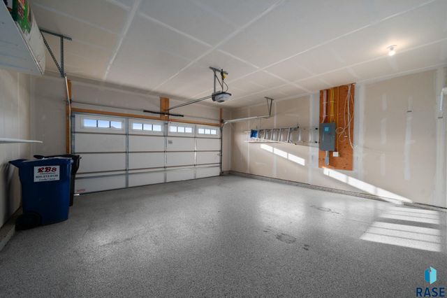 516 S Mary Gene Ave Avenue, Sioux Falls, SD 57106