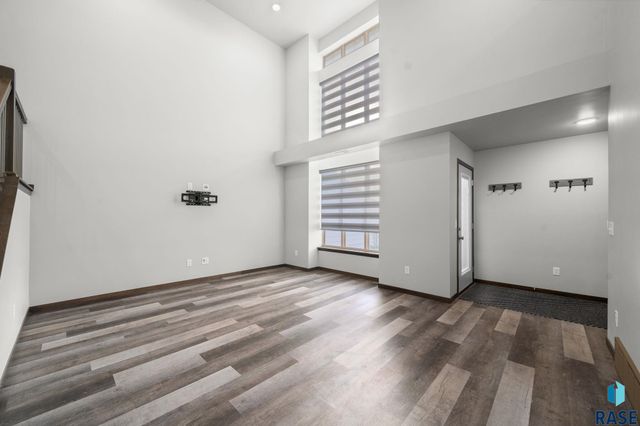 516 S Mary Gene Ave Avenue, Sioux Falls, SD 57106