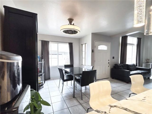 820 W Compton 16, Compton, CA 90220