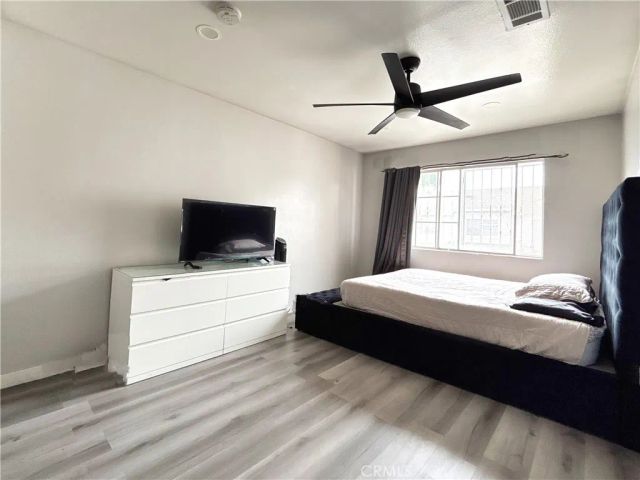 820 W Compton 16, Compton, CA 90220