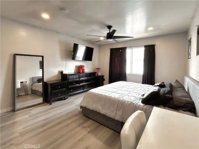 820 W Compton 16, Compton, CA 90220