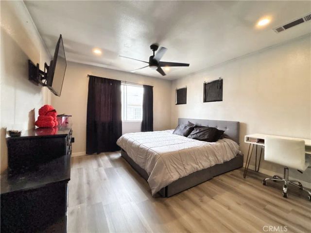 820 W Compton 16, Compton, CA 90220