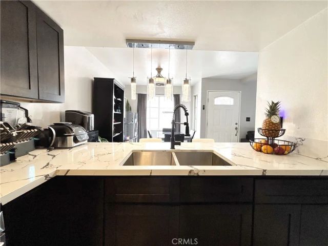 820 W Compton 16, Compton, CA 90220