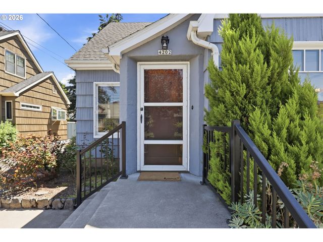 4202 Ne CESAR E CHAVEZ Blvd, Portland, OR 97211