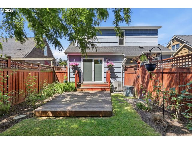 4202 Ne CESAR E CHAVEZ Blvd, Portland, OR 97211
