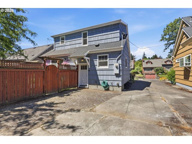4202 Ne CESAR E CHAVEZ Blvd, Portland, OR 97211