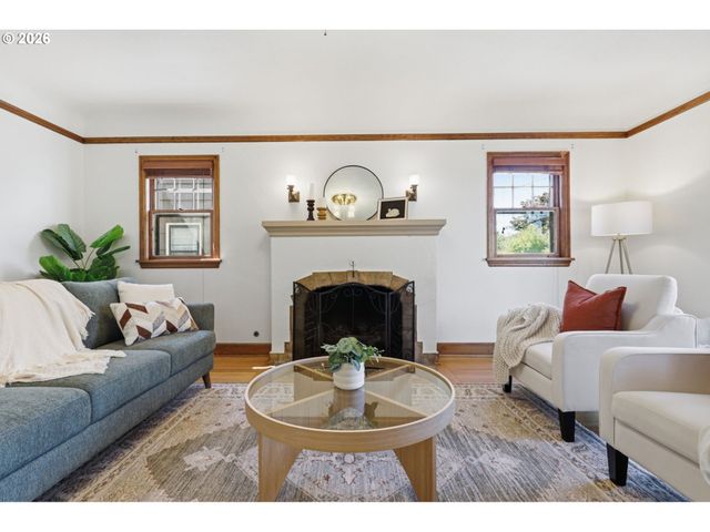 4202 Ne CESAR E CHAVEZ Blvd, Portland, OR 97211