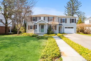 75 Oakdale Lane, East Hills, NY 11577