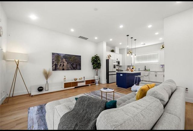 2902 Rosalie, Houston, TX 77004