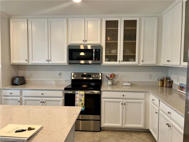 9584 Trevi CT 5223, Naples, FL 34113