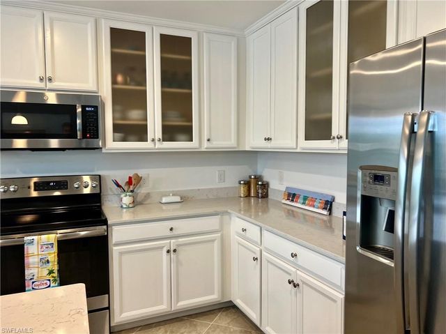 9584 Trevi CT 5223, Naples, FL 34113