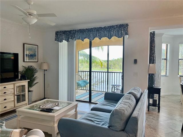 9584 Trevi CT 5223, Naples, FL 34113