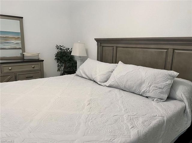 9584 Trevi CT 5223, Naples, FL 34113