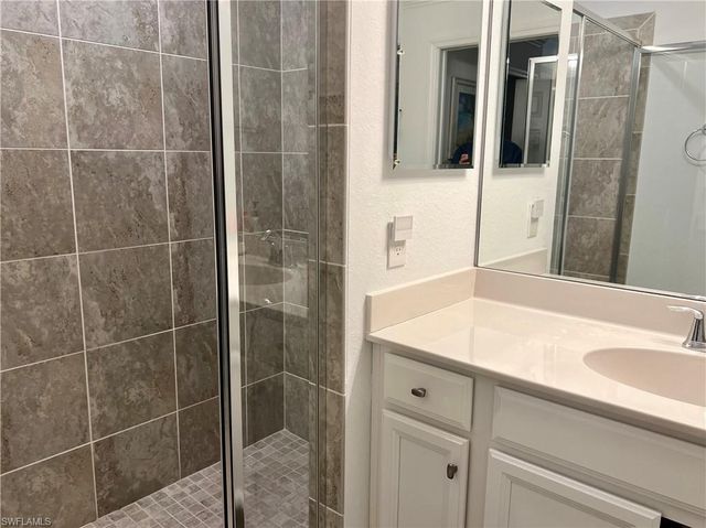 9584 Trevi CT 5223, Naples, FL 34113