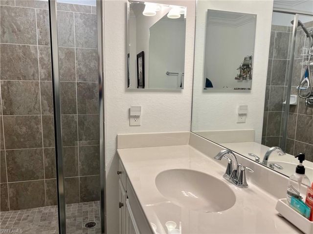 9584 Trevi CT 5223, Naples, FL 34113
