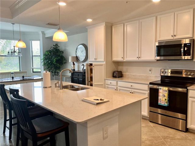 9584 Trevi CT 5223, Naples, FL 34113