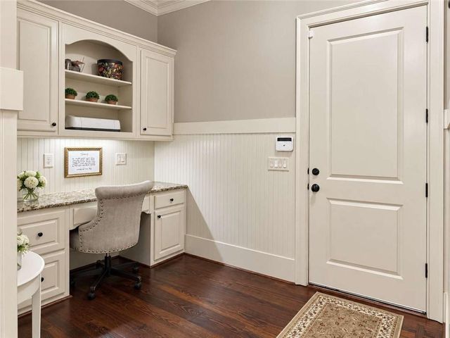 320 Wisteria Circle, Roswell, GA 30076