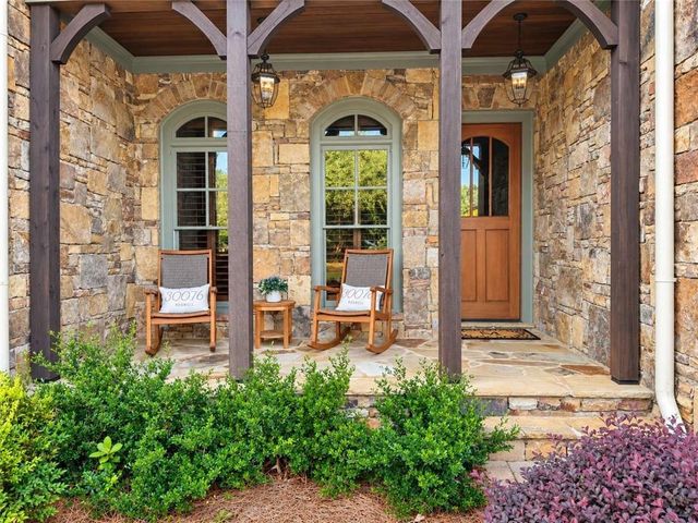 320 Wisteria Circle, Roswell, GA 30076