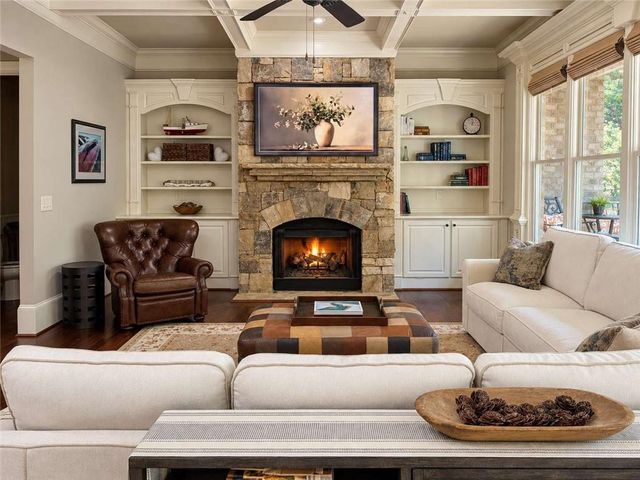 320 Wisteria Circle, Roswell, GA 30076