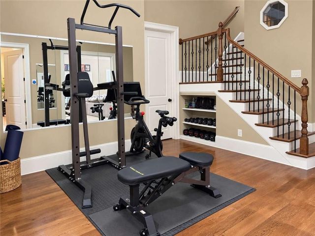 320 Wisteria Circle, Roswell, GA 30076