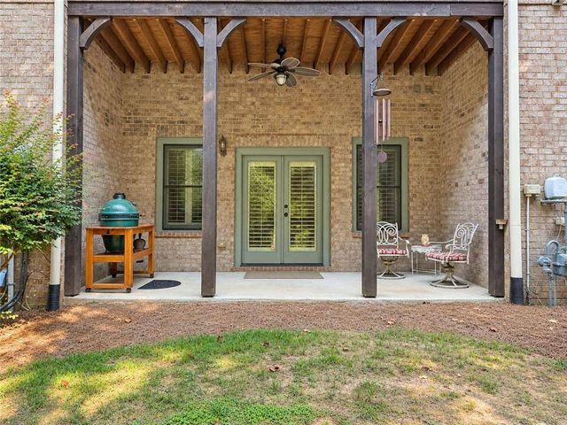 320 Wisteria Circle, Roswell, GA 30076