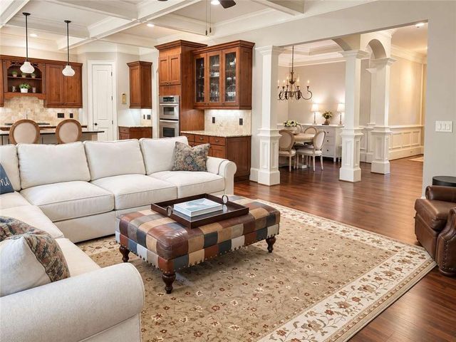 320 Wisteria Circle, Roswell, GA 30076